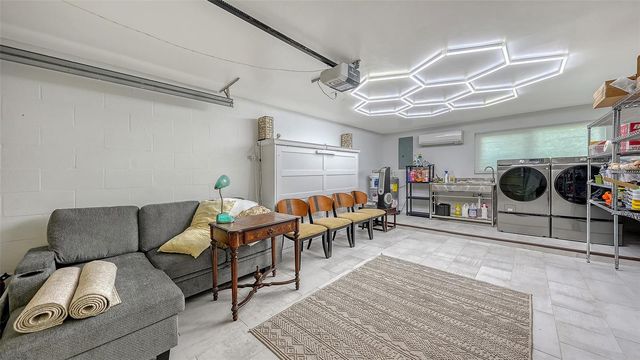 131 WHISPERING SANDS CIRCLE V33, Sarasota, FL 34242