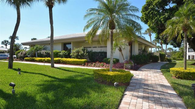 131 WHISPERING SANDS CIRCLE V33, Sarasota, FL 34242