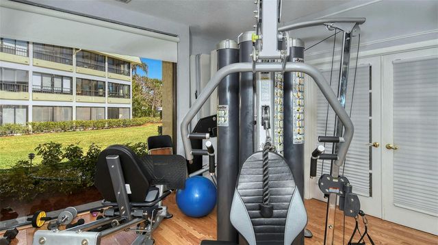 131 WHISPERING SANDS CIRCLE V33, Sarasota, FL 34242