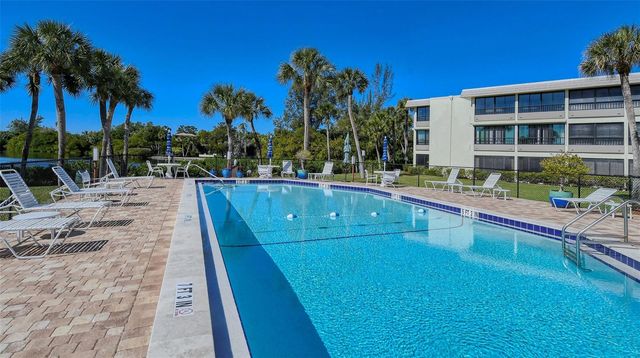 131 WHISPERING SANDS CIRCLE V33, Sarasota, FL 34242