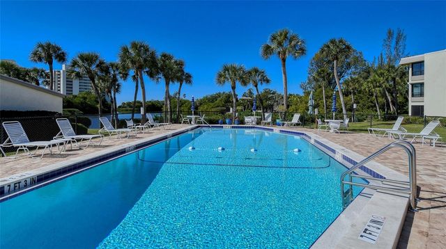 131 WHISPERING SANDS CIRCLE V33, Sarasota, FL 34242