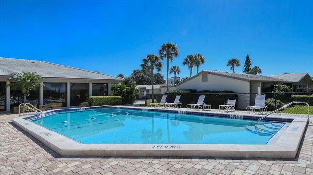 131 WHISPERING SANDS CIRCLE V33, Sarasota, FL 34242