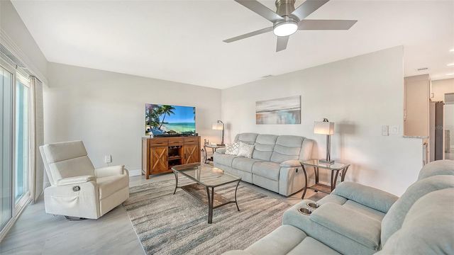 131 WHISPERING SANDS CIRCLE V33, Sarasota, FL 34242