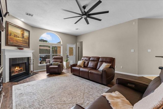 314 Diamond Bay Drive, Dickinson, TX 77539