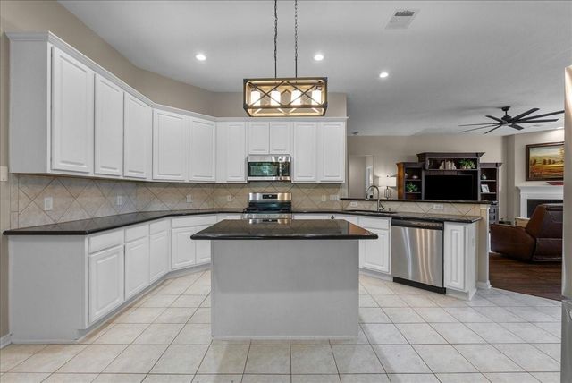 314 Diamond Bay Drive, Dickinson, TX 77539