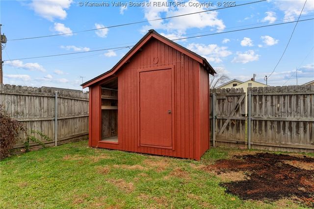 2368 Adams Avenue, St Albans, WV 25177