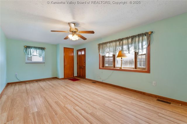 2368 Adams Avenue, St Albans, WV 25177