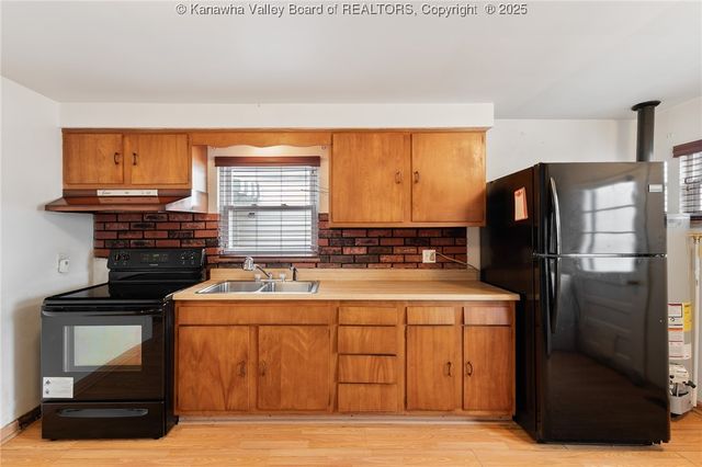 2368 Adams Avenue, St Albans, WV 25177