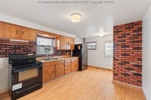 2368 Adams Avenue, St Albans, WV 25177