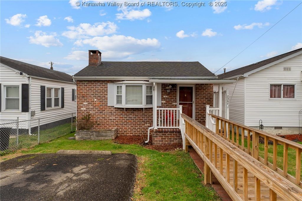 2368 Adams Avenue, St Albans, WV 25177