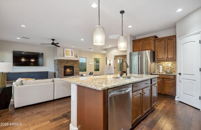 3760 E COVEY Lane, Phoenix, AZ 85050