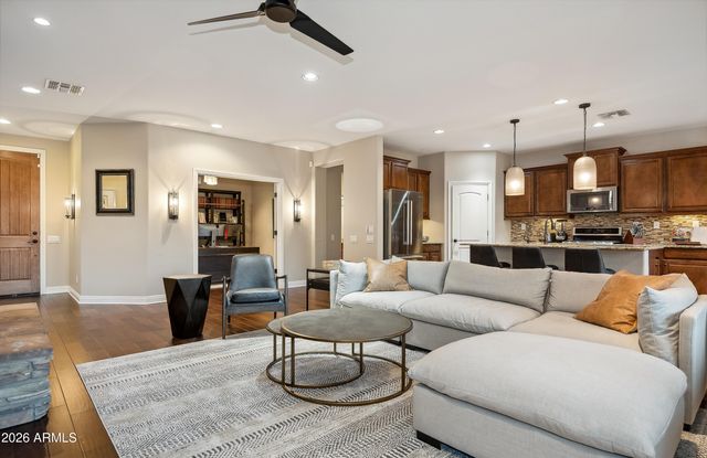 3760 E COVEY Lane, Phoenix, AZ 85050
