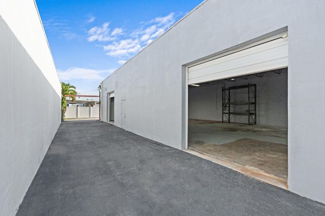 270 SW 33rd Street, Fort Lauderdale, FL 33315