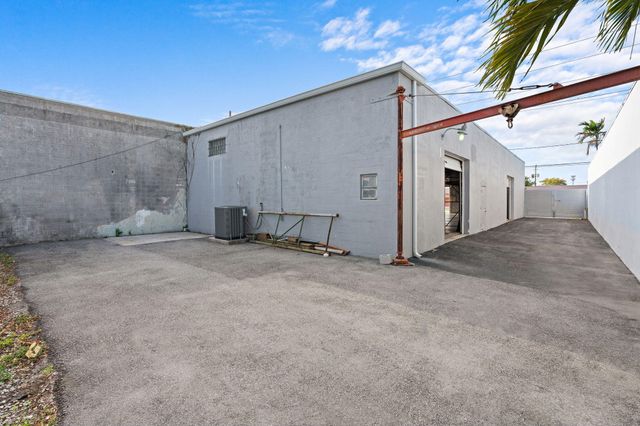 270 SW 33rd Street, Fort Lauderdale, FL 33315