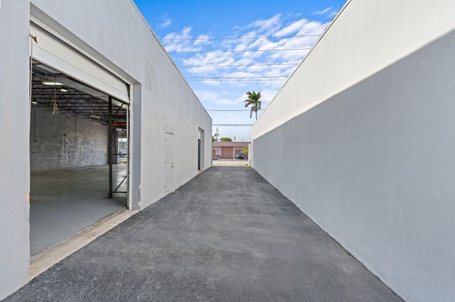 270 SW 33rd Street, Fort Lauderdale, FL 33315