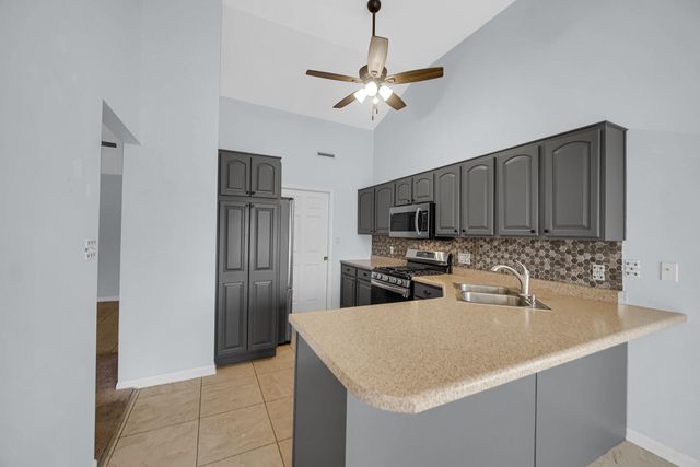 1517 Rosewood Lane, Schererville, IN 46375