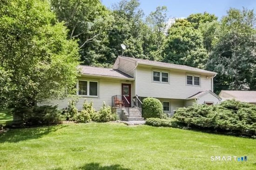 16 Sherwood Road, Ridgefield, CT 06877