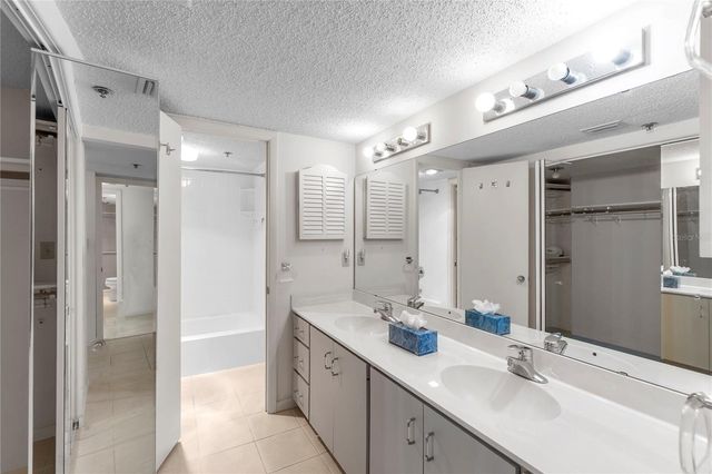 101 SUNSET DRIVE PH1, Sarasota, FL 34236