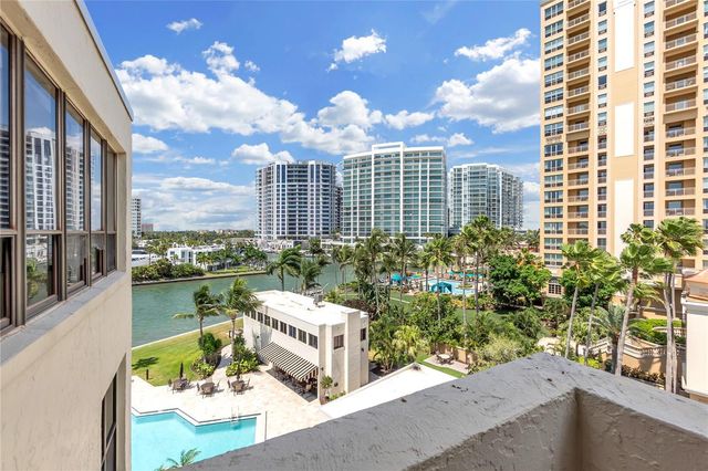 101 SUNSET DRIVE PH1, Sarasota, FL 34236