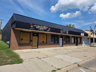 10620 W 9 Mile Road, Oak Park, MI 48237