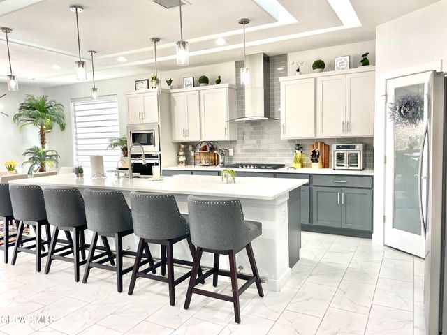 2382 ENCHANTED CROWN Lane, El Paso, TX 79911