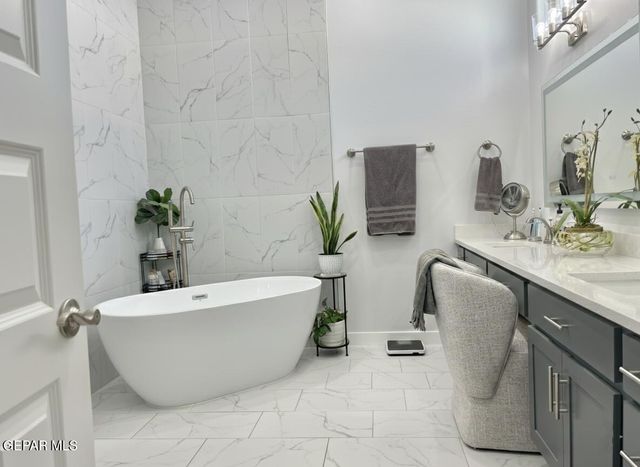 2382 ENCHANTED CROWN Lane, El Paso, TX 79911