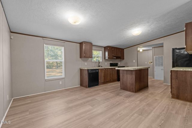 2800 Lobelia Road, Vass, NC 28394