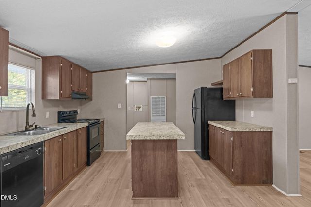 2800 Lobelia Road, Vass, NC 28394