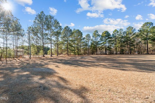 2800 Lobelia Road, Vass, NC 28394