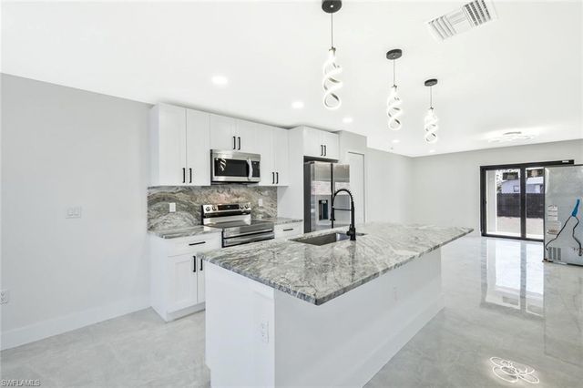 3411 27th ST SW, Lehigh Acres, FL 33976