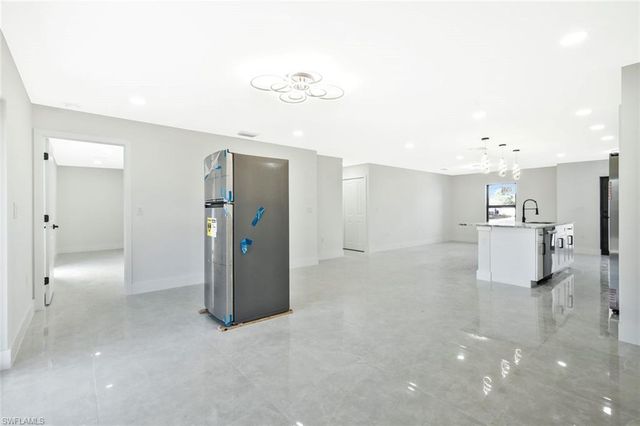 3411 27th ST SW, Lehigh Acres, FL 33976