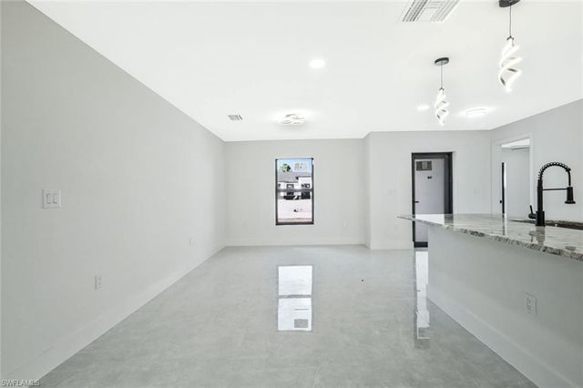 3411 27th ST SW, Lehigh Acres, FL 33976