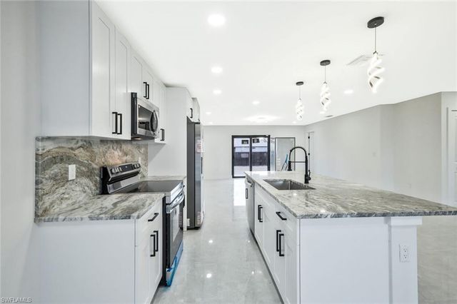 3411 27th ST SW, Lehigh Acres, FL 33976