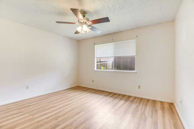 11948 Sunhillow BND A & B, Austin, TX 78758