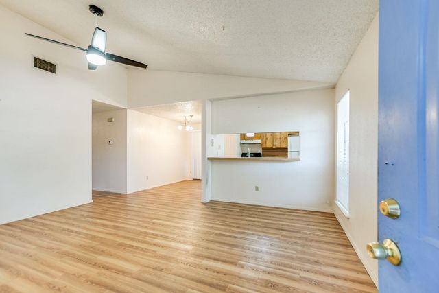 11948 Sunhillow BND A & B, Austin, TX 78758