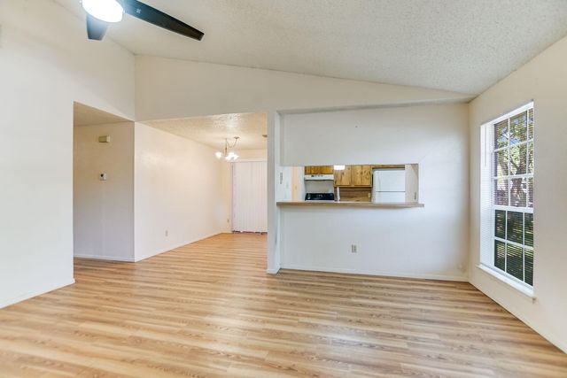 11948 Sunhillow BND A & B, Austin, TX 78758