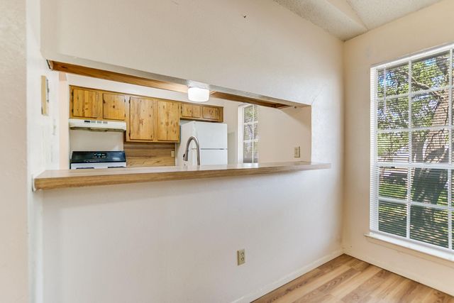 11948 Sunhillow BND A & B, Austin, TX 78758