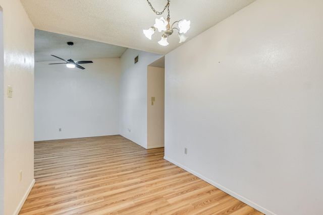 11948 Sunhillow BND A & B, Austin, TX 78758