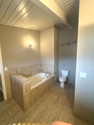 2211 Benjamin Lane, Bloomington, IL 61701