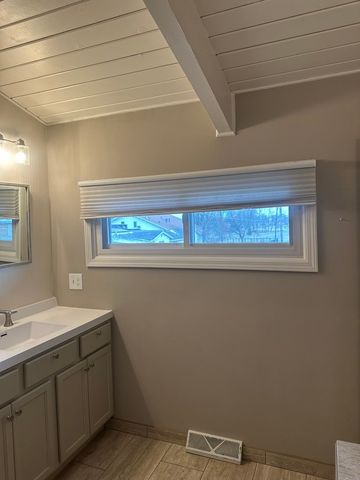 2211 Benjamin Lane, Bloomington, IL 61701