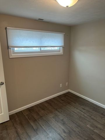 2211 Benjamin Lane, Bloomington, IL 61701