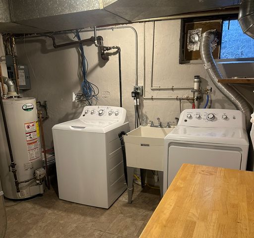 2211 Benjamin Lane, Bloomington, IL 61701