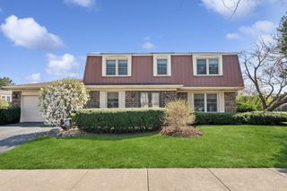 1251 Country Lane, Deerfield, IL 60015