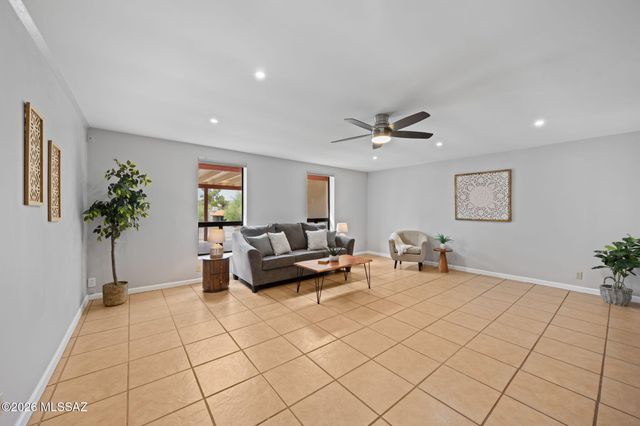 10231 E Discovery Drive, Tucson, AZ 85748