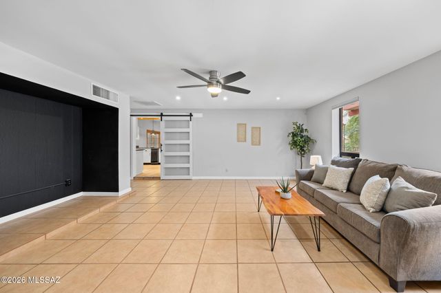 10231 E Discovery Drive, Tucson, AZ 85748