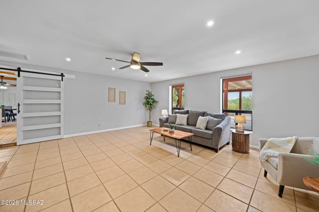 10231 E Discovery Drive, Tucson, AZ 85748