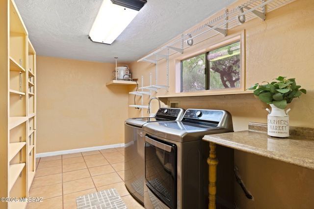10231 E Discovery Drive, Tucson, AZ 85748