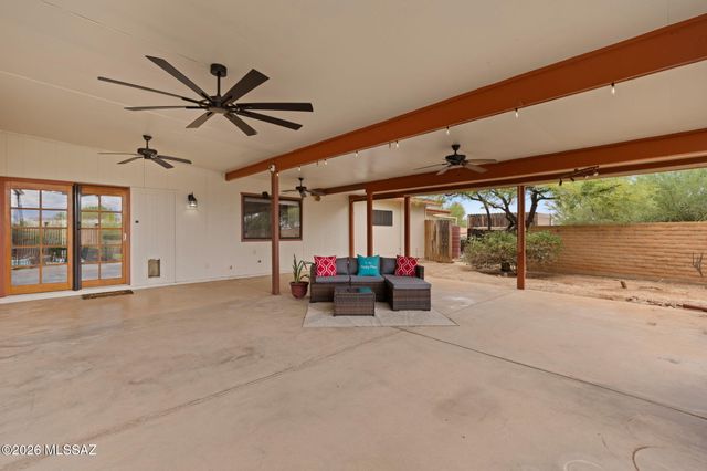 10231 E Discovery Drive, Tucson, AZ 85748