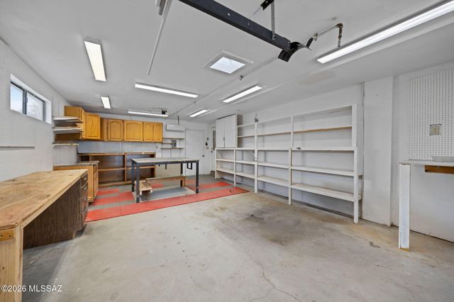 10231 E Discovery Drive, Tucson, AZ 85748