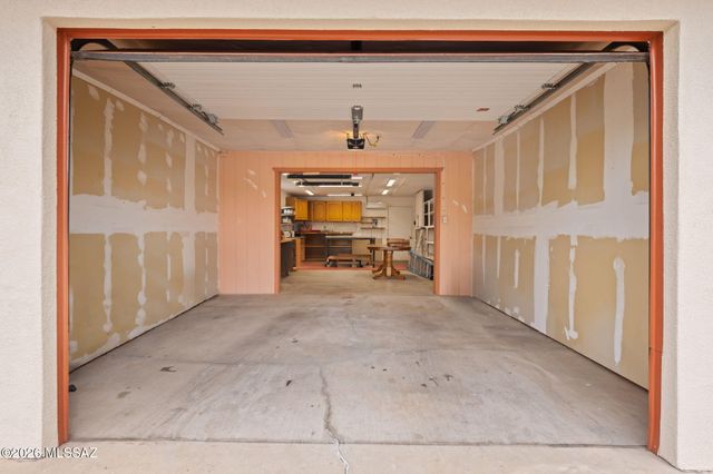 10231 E Discovery Drive, Tucson, AZ 85748